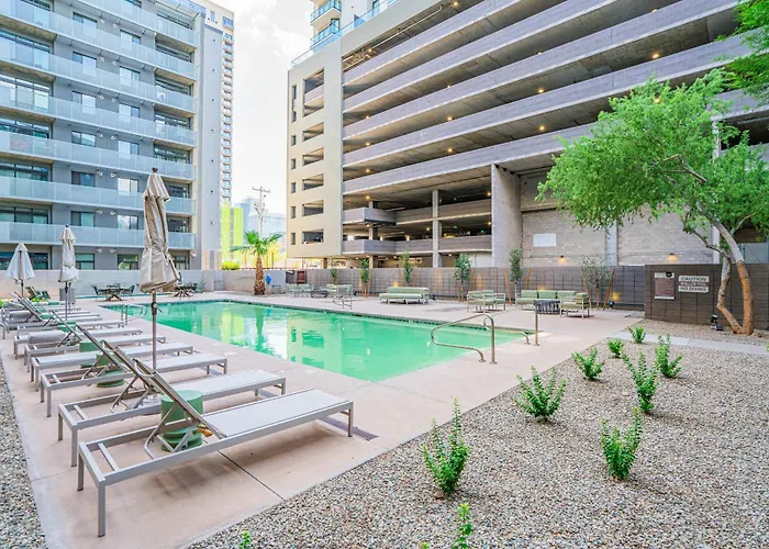 Dt Escape With Pool Gym Parking Wd Balcony Apartment *