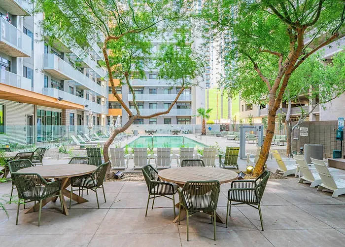 Dt Escape With Pool Gym Parking Wd Balcony