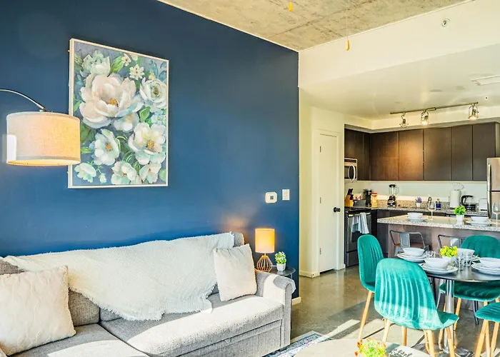 Apartment Dt Escape With Pool Gym Parking Wd Balcony *