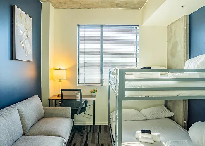 Dt Escape With Pool Gym Parking Wd Balcony Apartment Phoenix