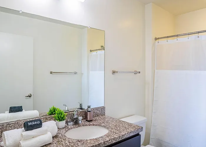 Apartment Dt Escape With Pool Gym Parking Wd Balcony *