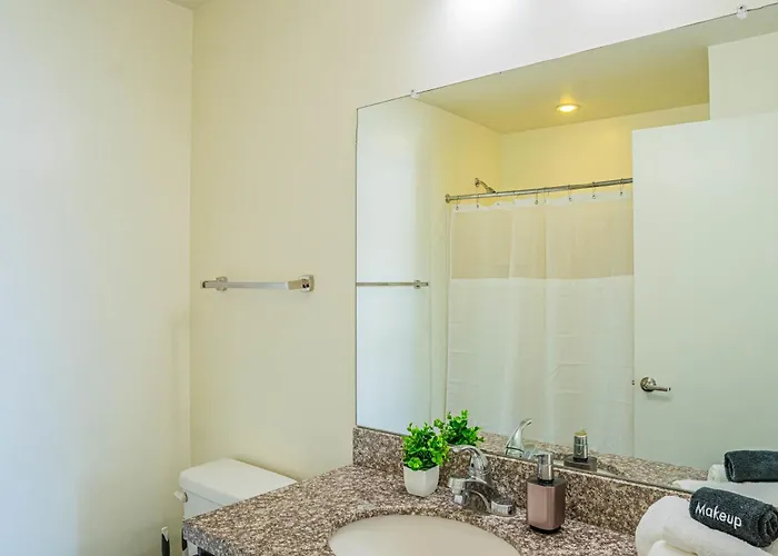 Dt Escape With Pool Gym Parking Wd Balcony * Phoenix